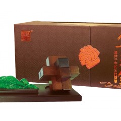 圣匠鲁班  千里江山·鲁班锁套装  10*10*10cm（鲁班锁）  Φ1.1*15.6cm（规矩方圆•掐丝笔）  28*10*6cm（底座）