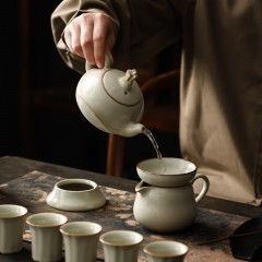 宏裕 远航10头茶壶经典米黄开片皮盒套装 JHY-CJ-156 经典米黄釉开片